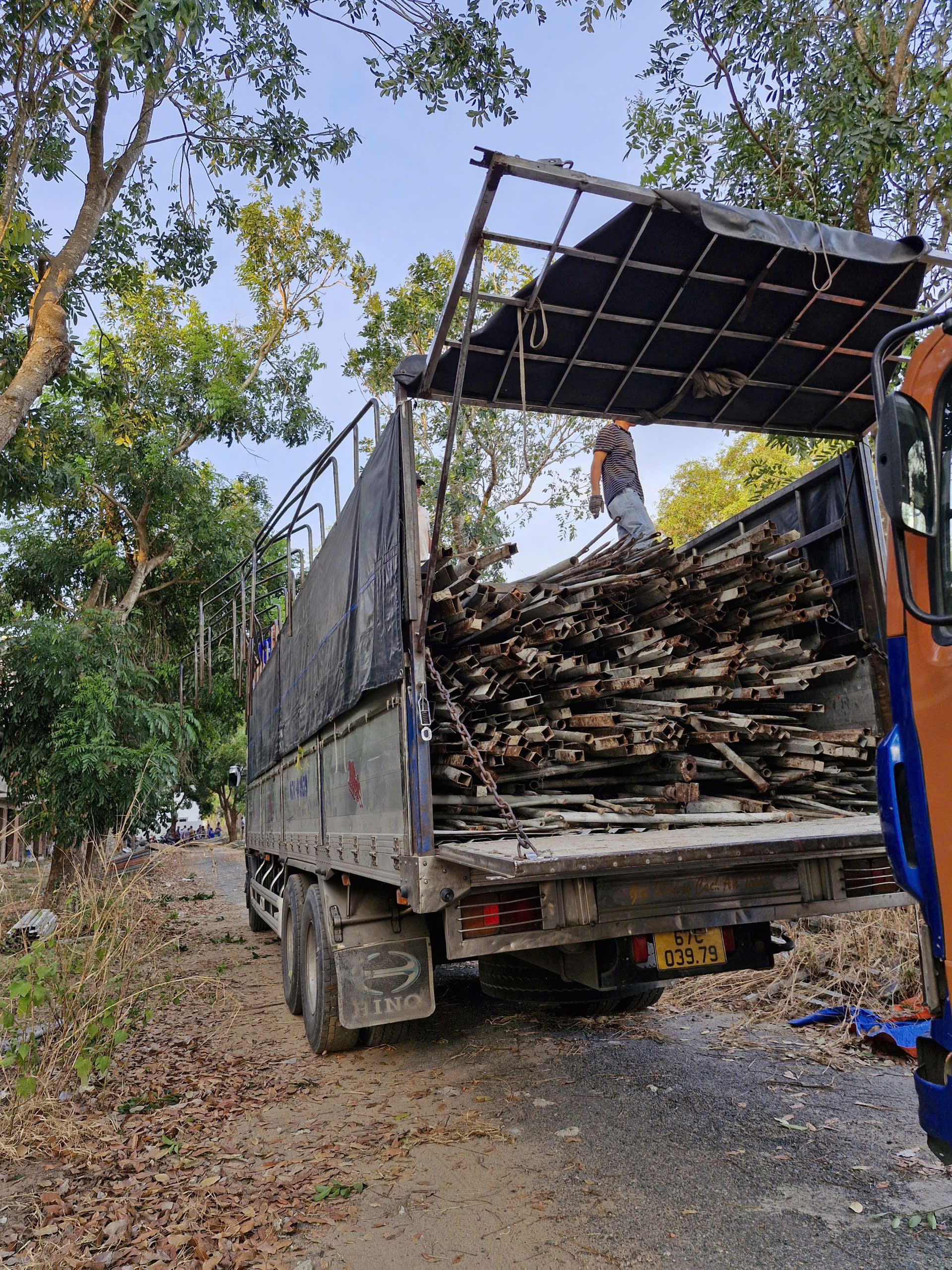 Xe thu mua phế liệu Châu Vân phục vụ tận nơi